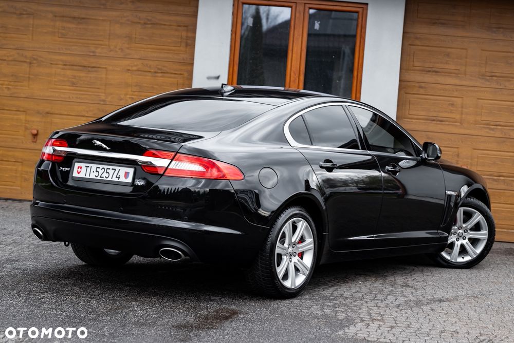 Jaguar XF 2.0 T Prestige - 10