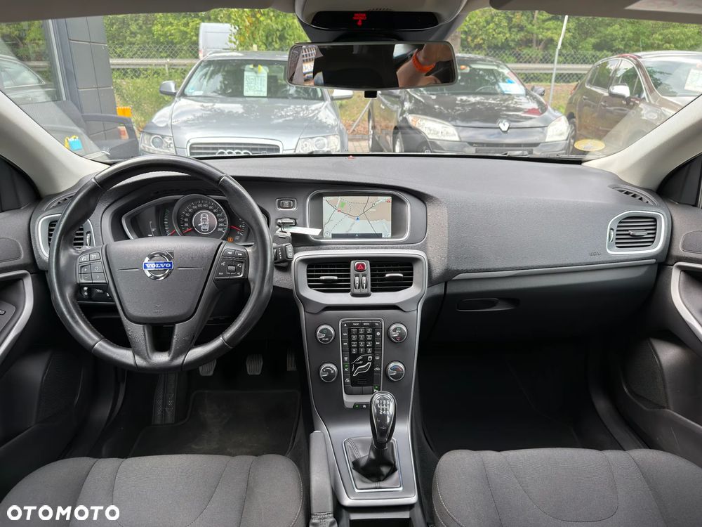 Volvo V40 D2 R-Design Momentum - 8