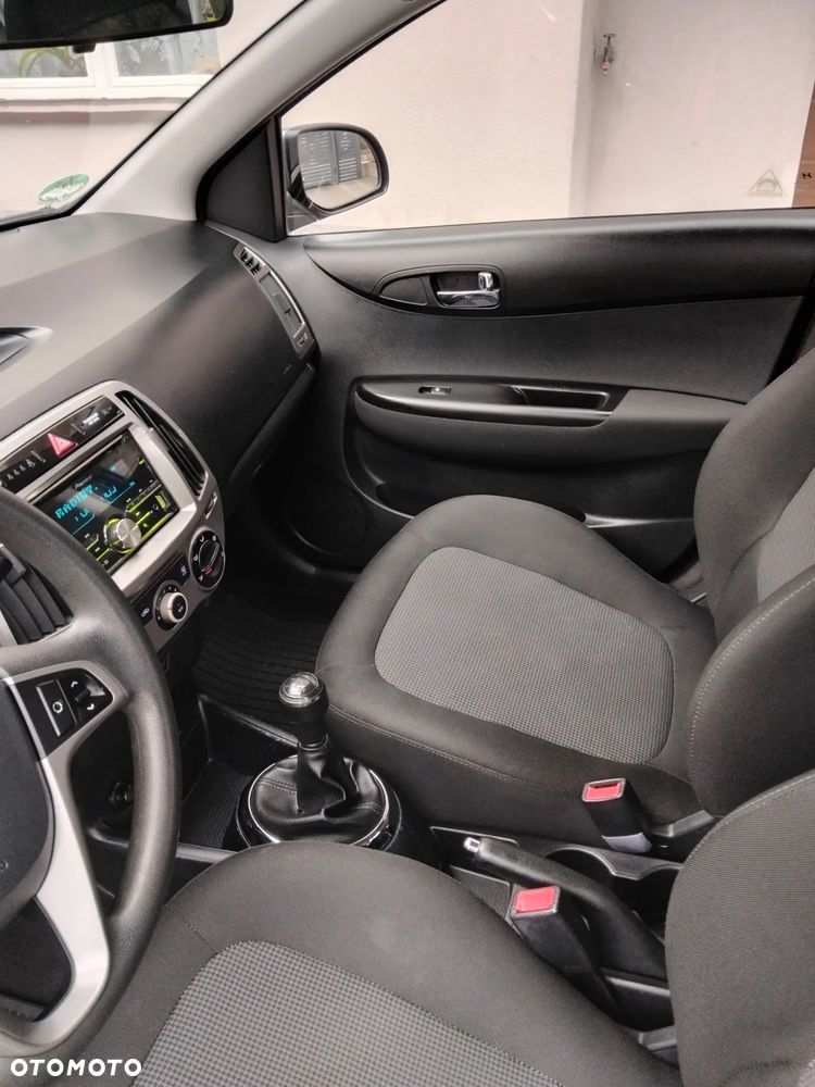 Hyundai i20 1.2 Trend - 9