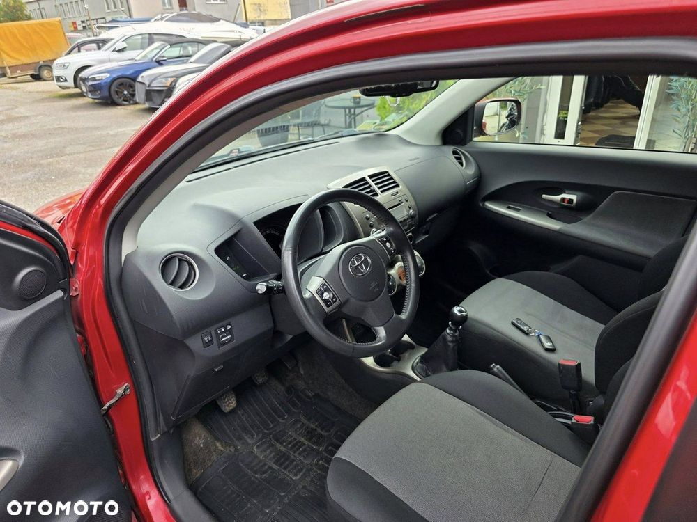 Toyota Urban Cruiser 1.33 Sol - 7