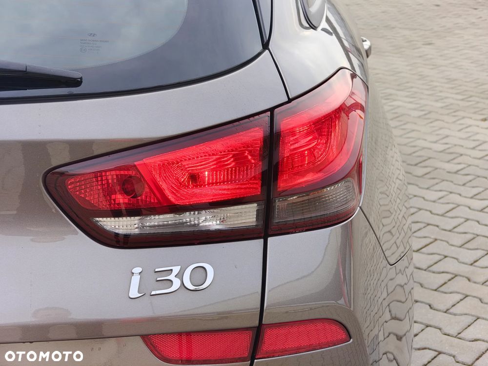 Hyundai i30 1.5 DPI Modern - 10