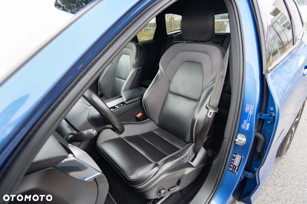 Volvo XC 60 D4 AWD R-Design - 13