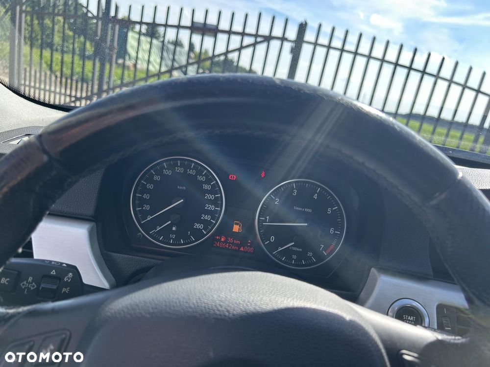 BMW Seria 3 318i Edition Sport - 8
