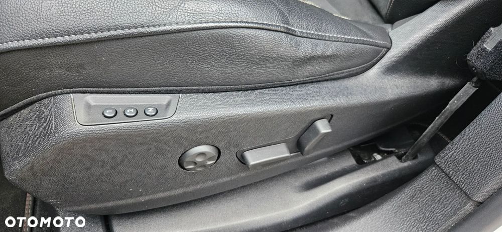 DS Automobiles DS 7 Crossback ver-1-5-bluehdi-performance-line - 29