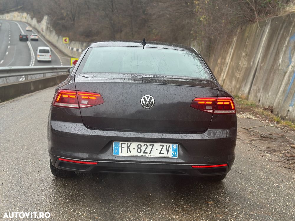 Volkswagen Passat - 5