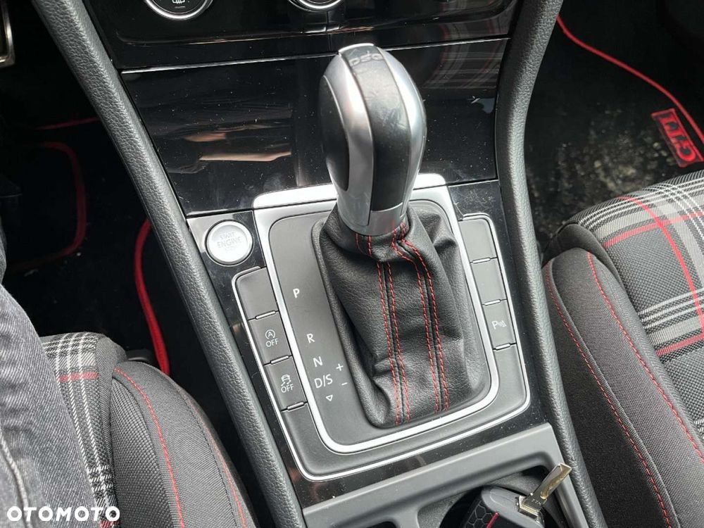 Volkswagen Golf 2.0 TSI GTI DSG - 28