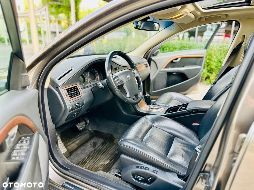 Volvo V70 D5 Summum - 6