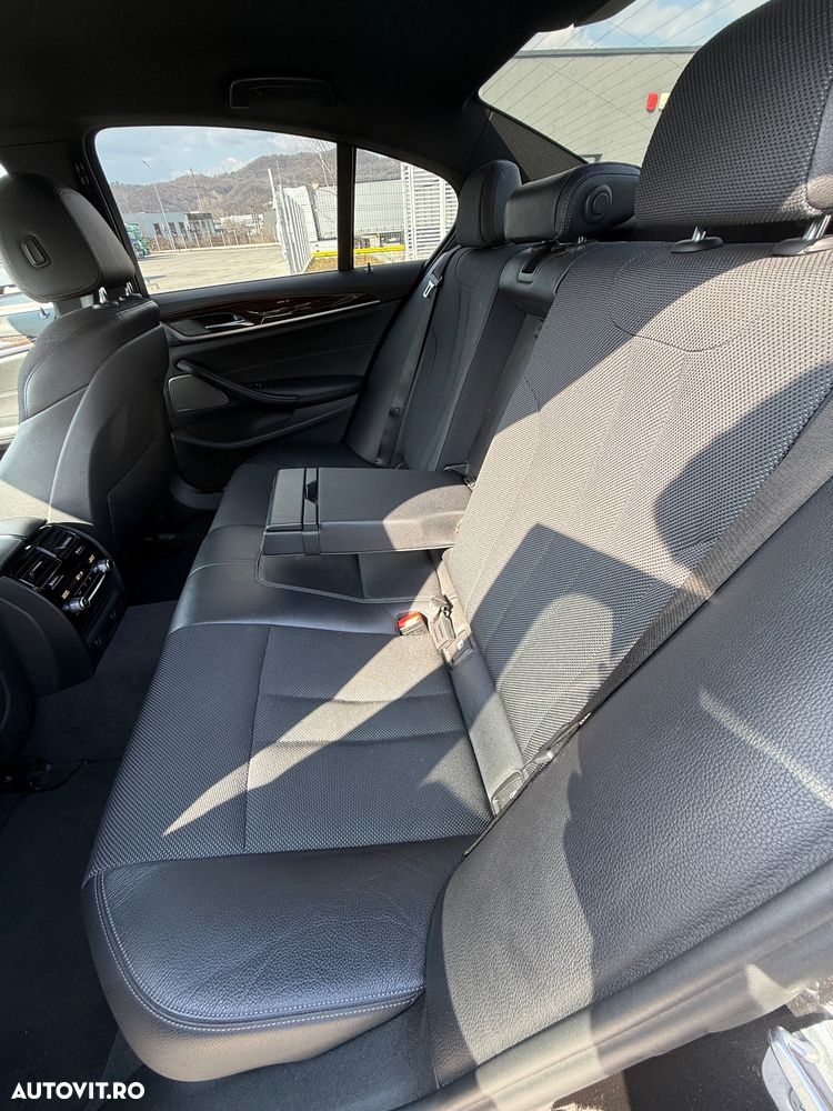 BMW Seria 5 520d AT - 13