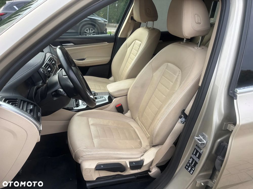 BMW X3 xDrive30i Luxury Line - 11