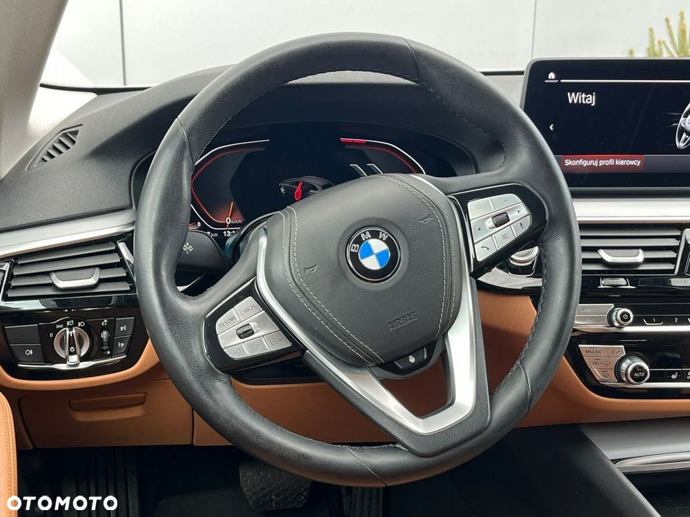 BMW Seria 5 520d xDrive - 19