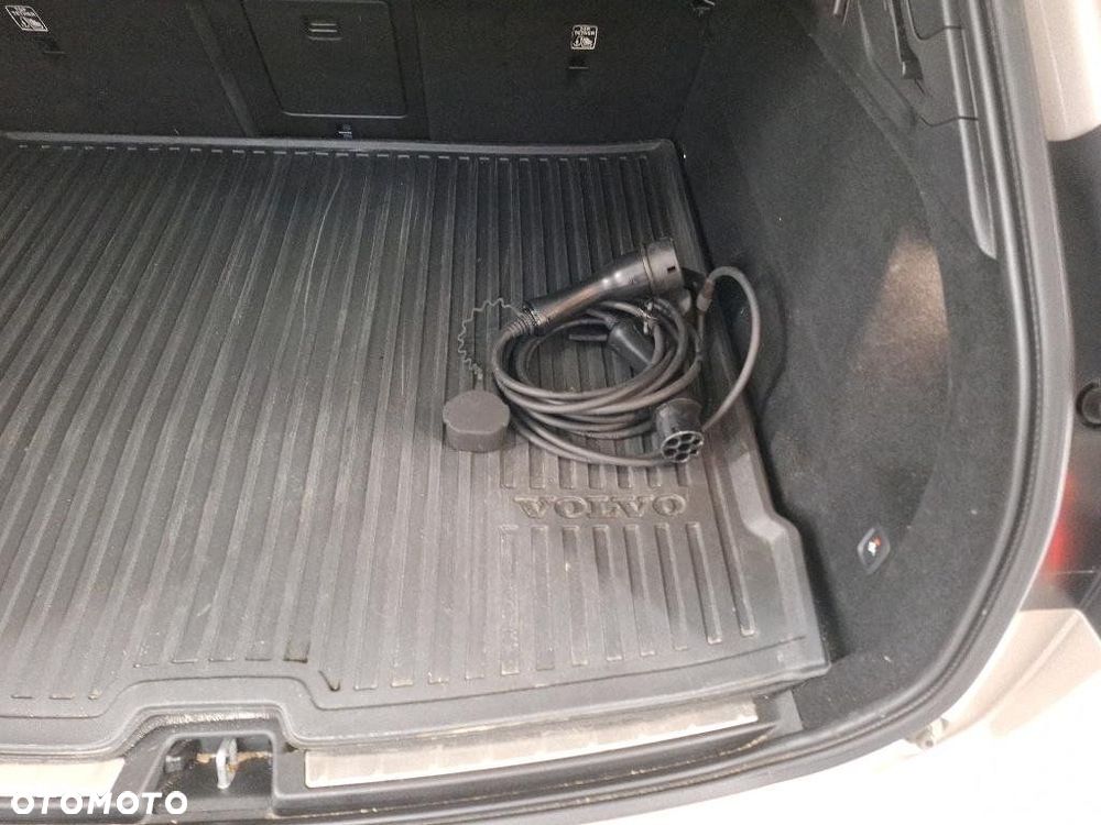 Volvo XC 60 B5 B AWD Plus Dark - 6
