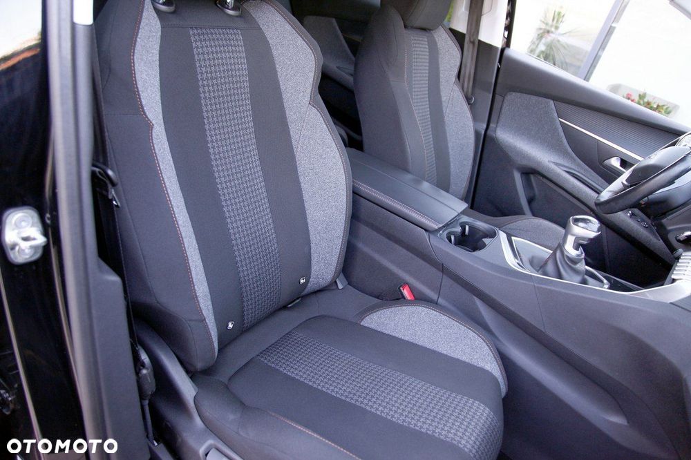 Peugeot 3008 PureTech 130 Style - 19