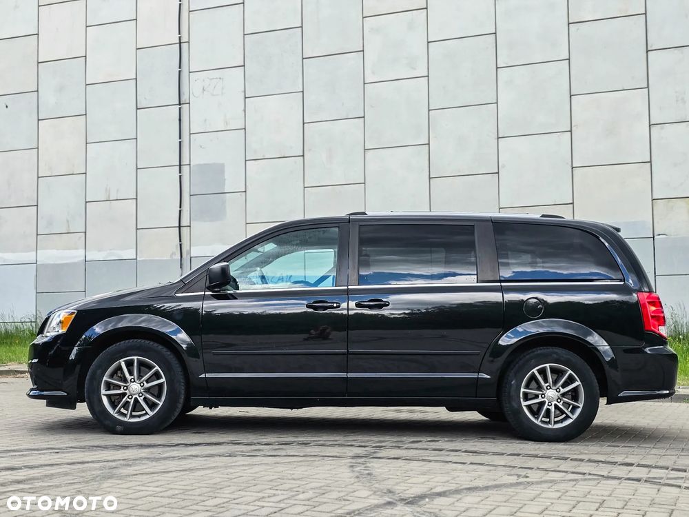 Dodge Grand Caravan - 2