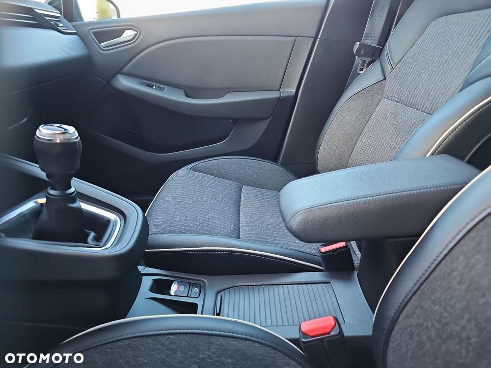 Renault Clio - 22