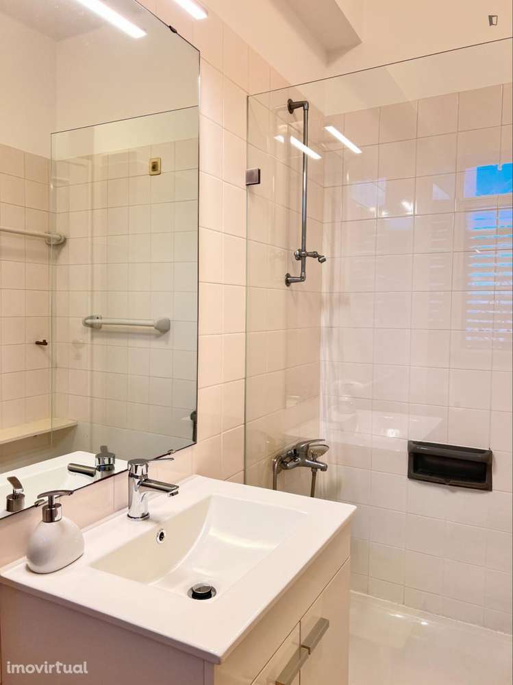 Quarto - localizado em Olivais Lisbon - Grande imagem: 4/17