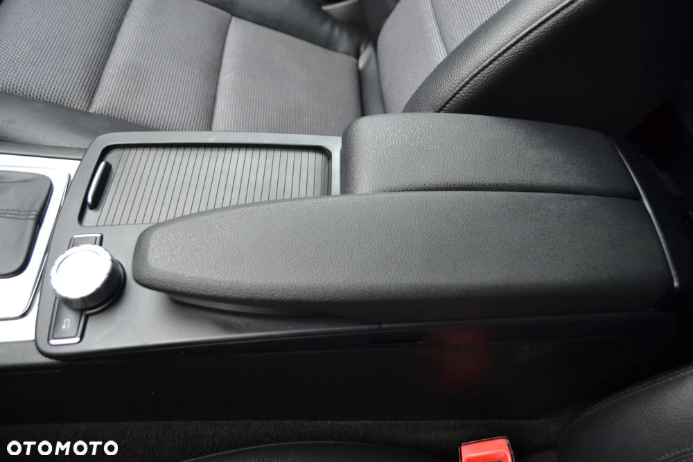 Mercedes-Benz Klasa C 220 CDI 7G-TRONIC Avantgarde Edition - 29