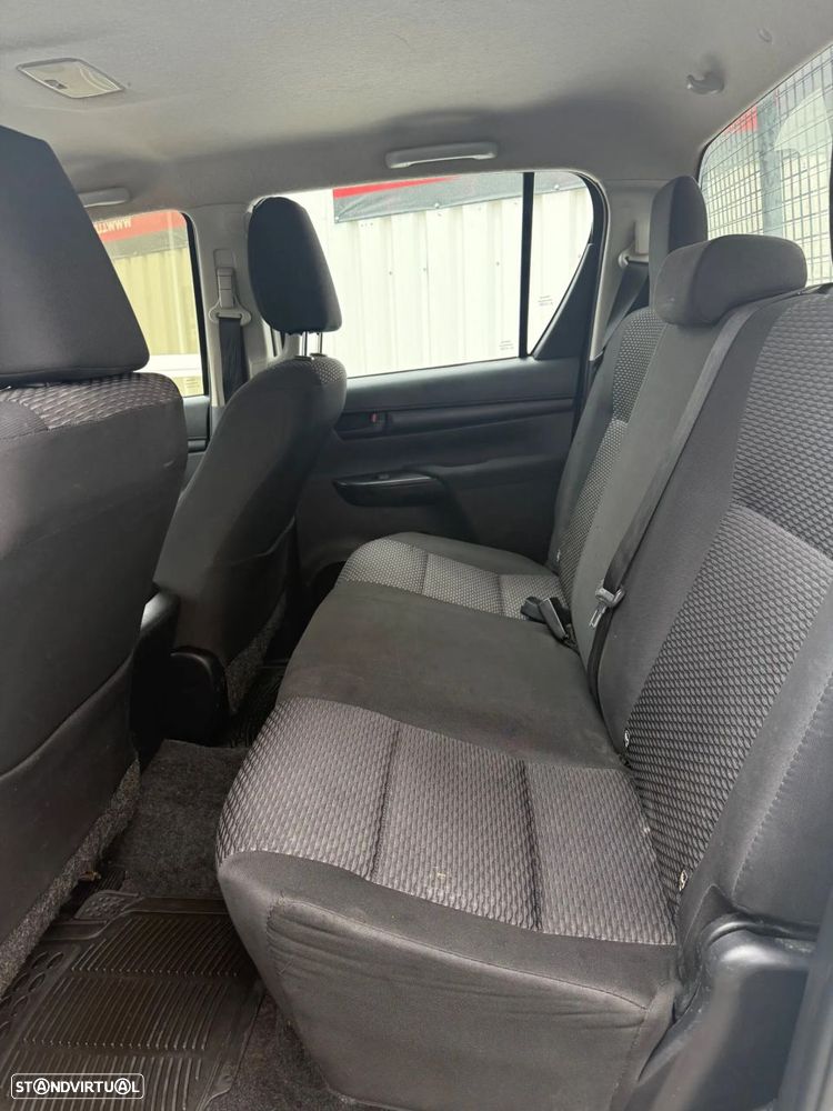 Toyota Hilux 2.4 D-4D 4WD CD CH - 7