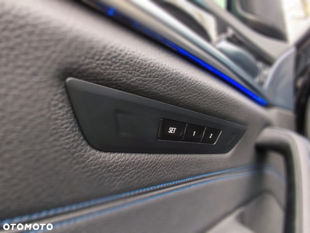 BMW Seria 5 530i xDrive M Sport Edition - 31