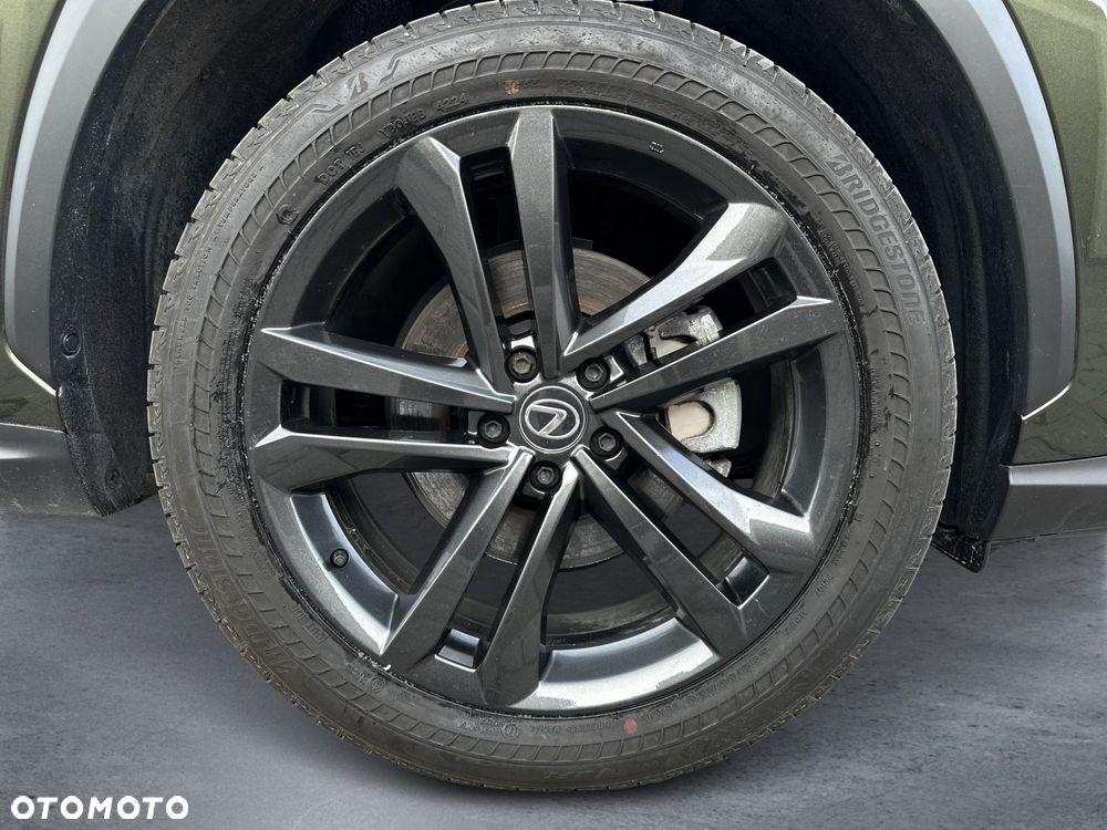 Lexus NX 350h Prestige 2WD - 23