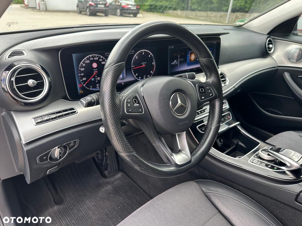 Mercedes-Benz Klasa E 200 d T 9G-TRONIC Avantgarde - 10
