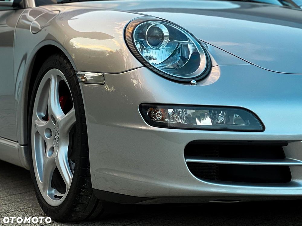 Porsche 911 Carrera 4 S - 18