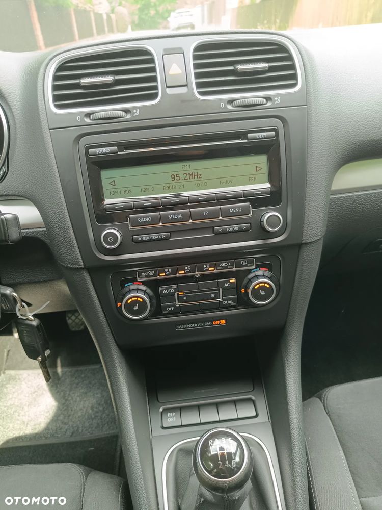 Volkswagen Golf - 24