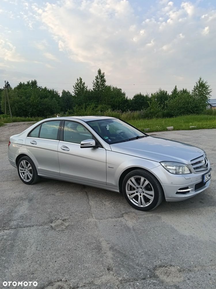 Mercedes-Benz Klasa C 180 CGI Automatik BlueEFFICIENCY Avantgarde - 2