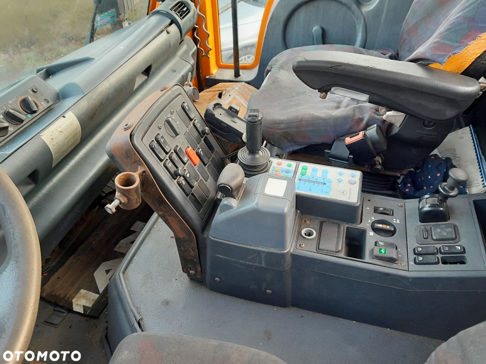 Mercedes-Benz Unimog - 7