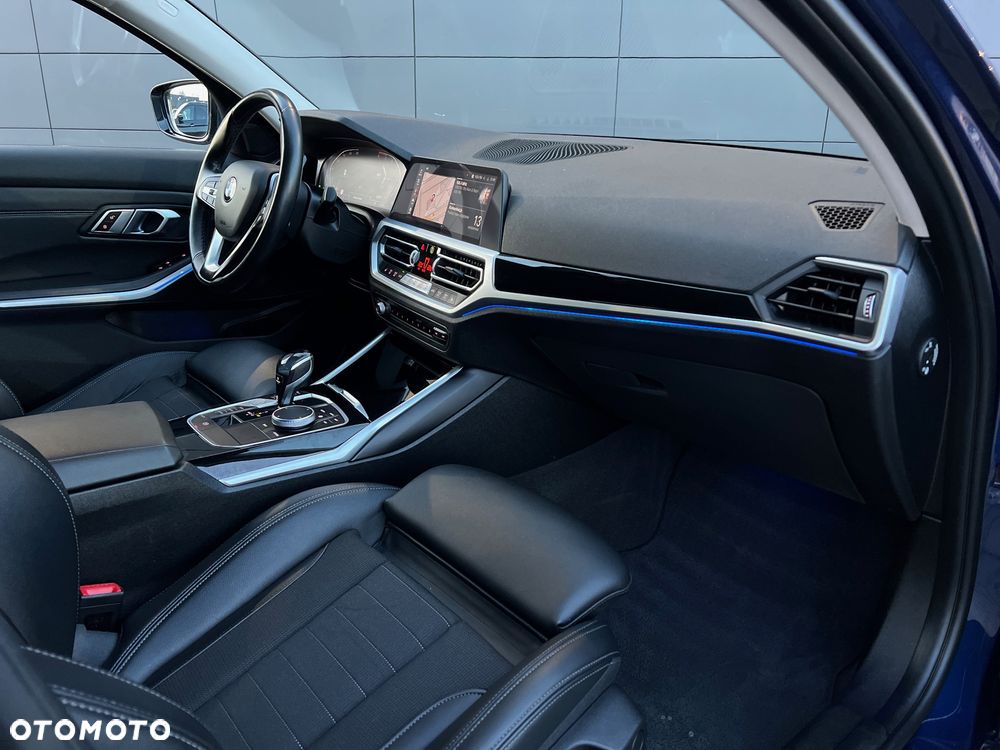 BMW Seria 3 320d Sport Line Shadow sport - 36