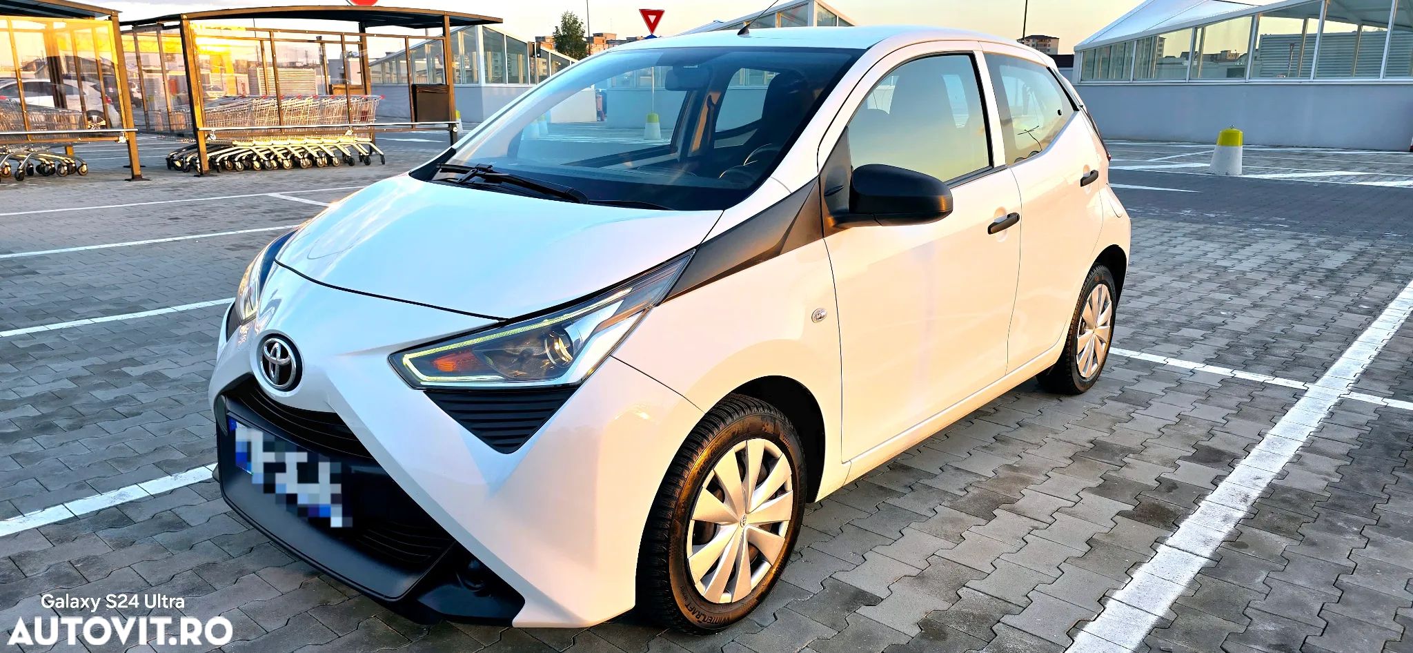 Toyota Aygo 1.0 VVY-I 5 usi X-connect - 1