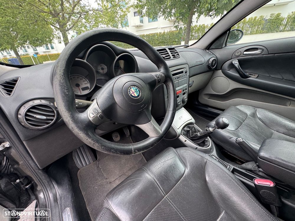 Alfa Romeo GT 1.9 JTD M-JET - 10