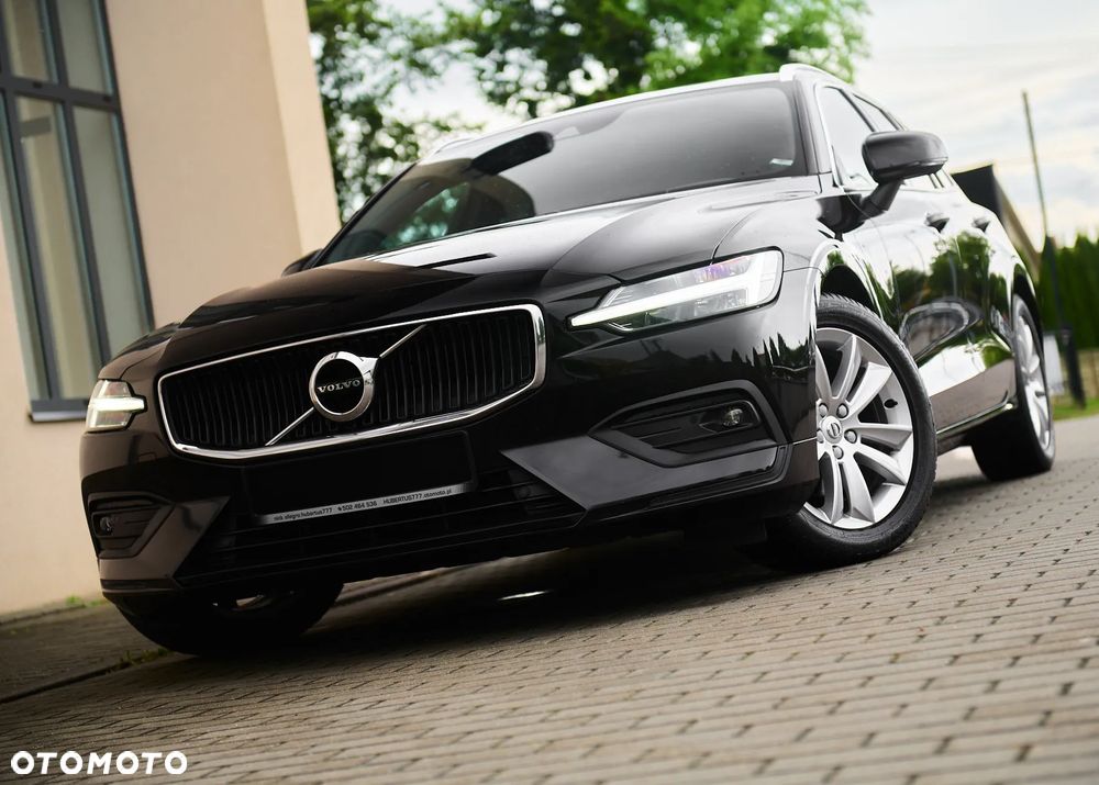Volvo V60 D3 Momentum Pro - 1