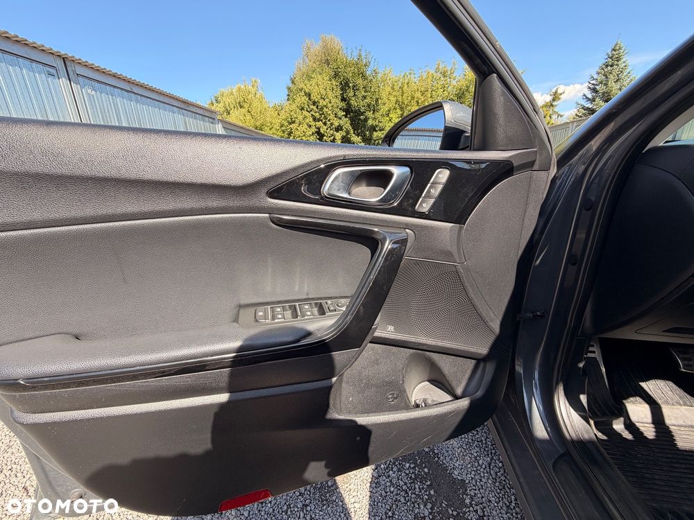 Kia Ceed - 14
