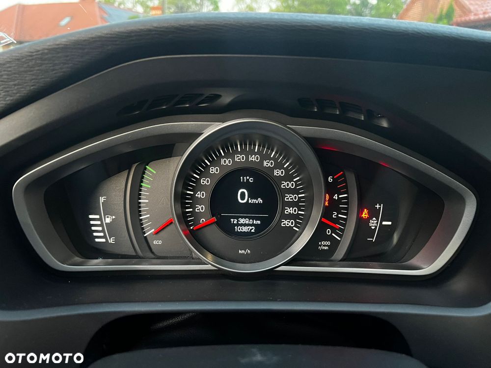 Volvo V40 D2 Drive-E Momentum - 13