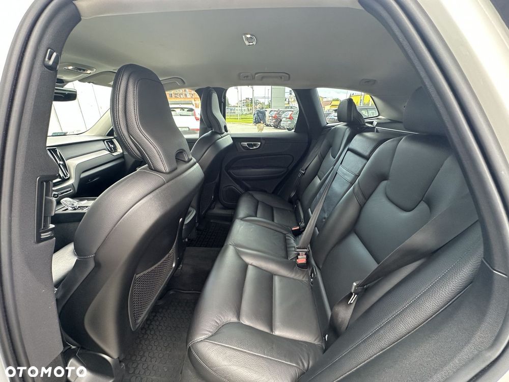 Volvo XC 60 - 25