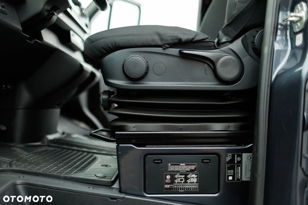 Mercedes-Benz Sprinter - 9