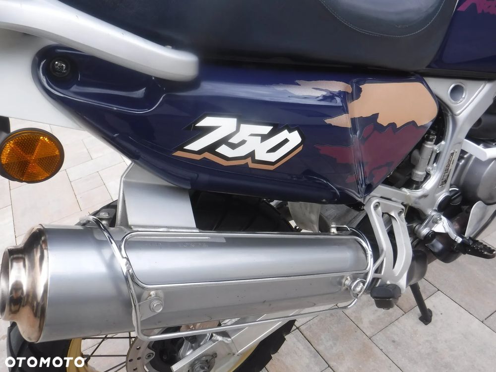 Honda XRV - 23