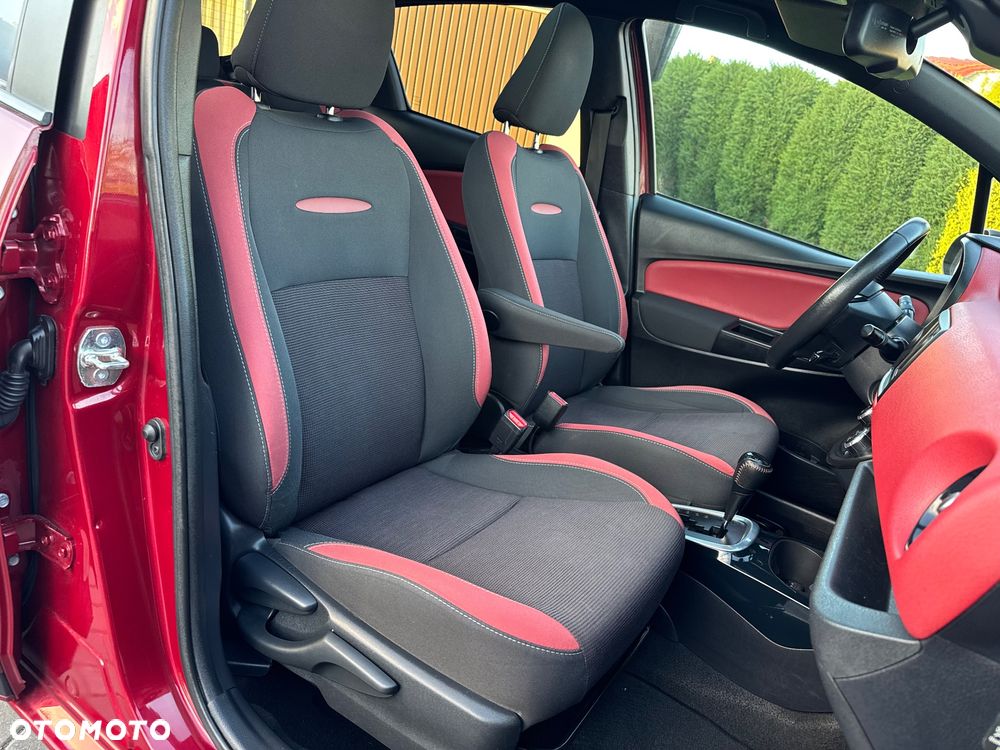 Toyota Yaris Hybrid 100 Selection Platinum - 9