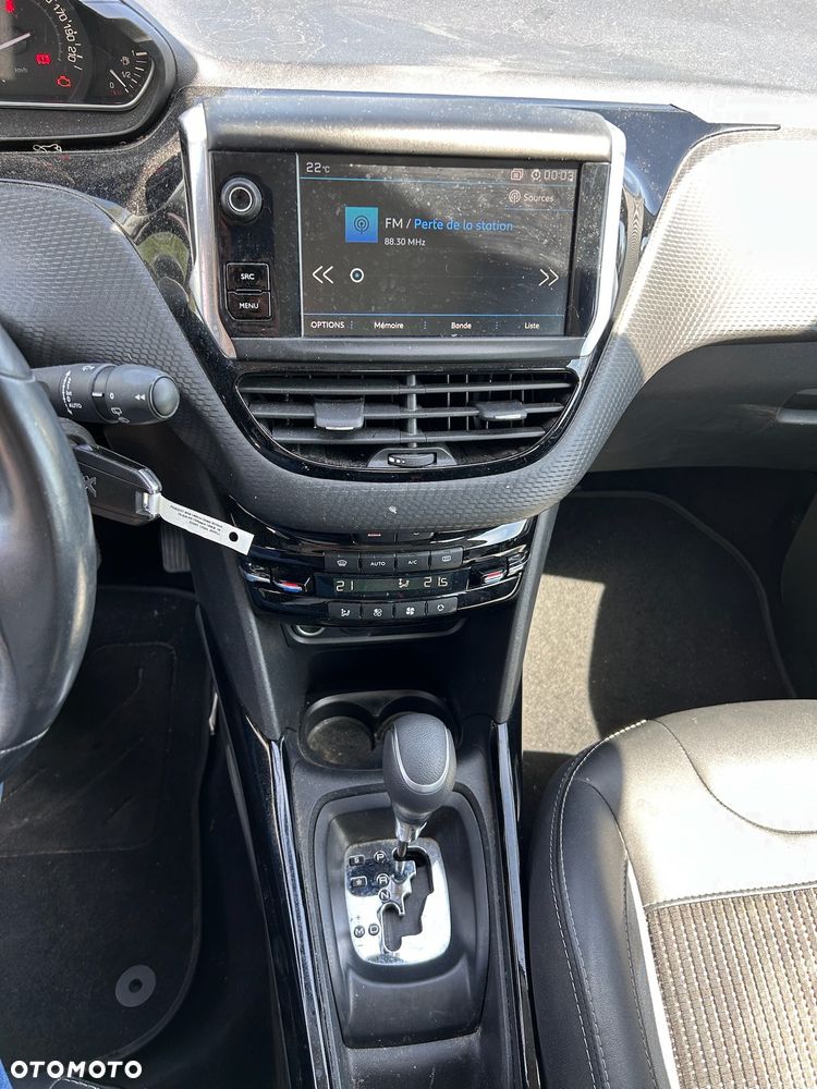 Peugeot 2008 BlueHDi FAP 120 STOP & START EAT6 Allure - 12