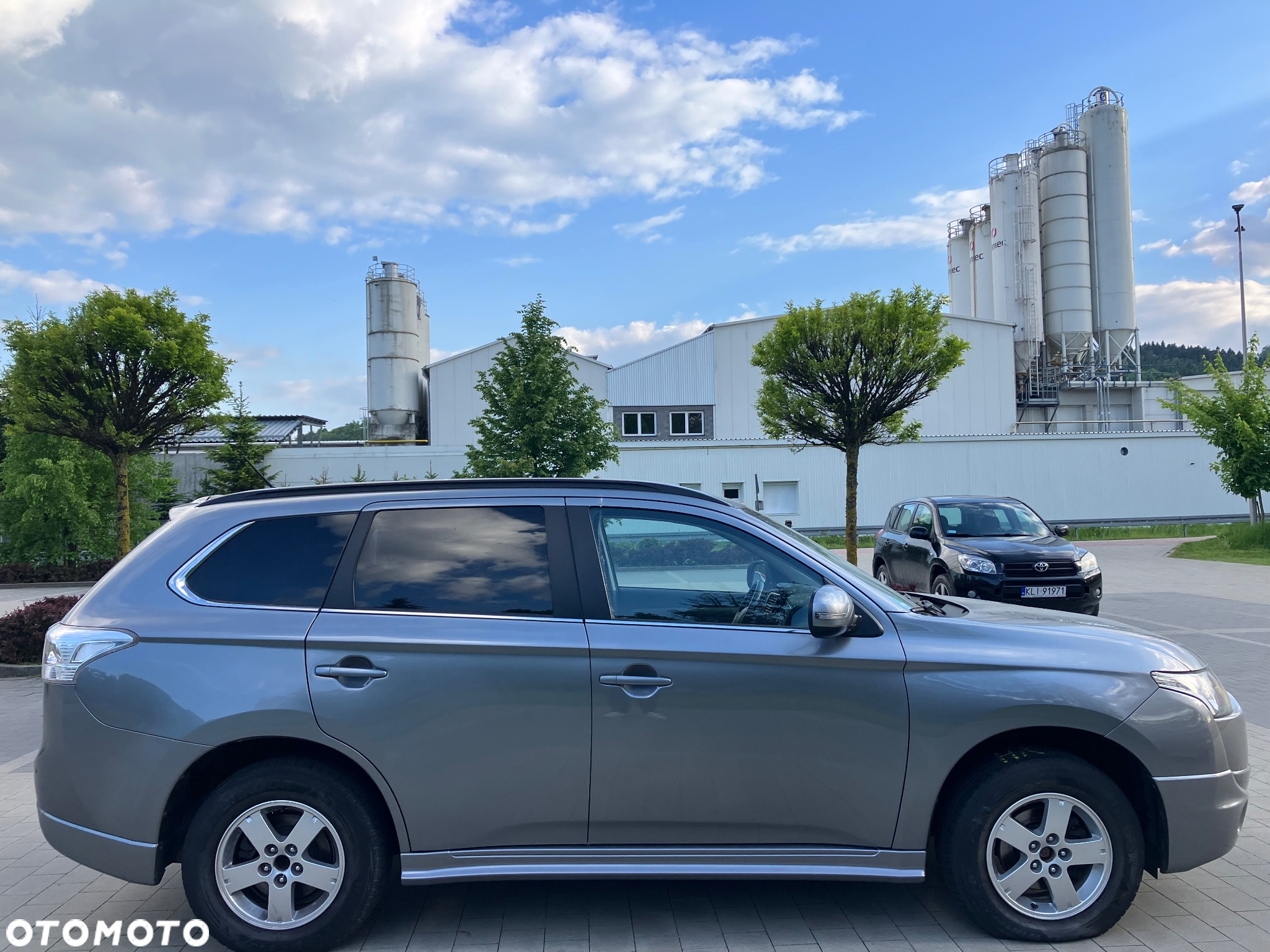 Mitsubishi Outlander - 3