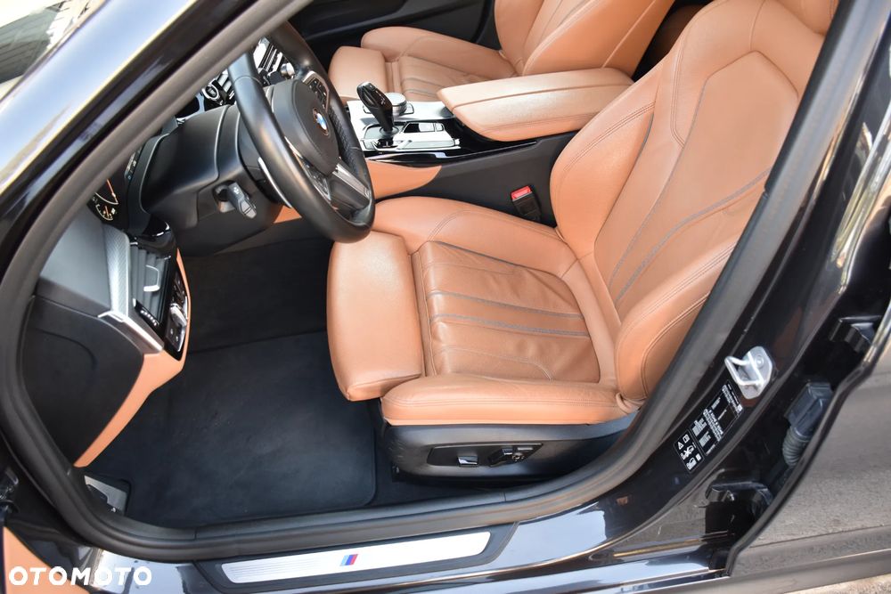 BMW Seria 5 530d xDrive M Sport sport - 12