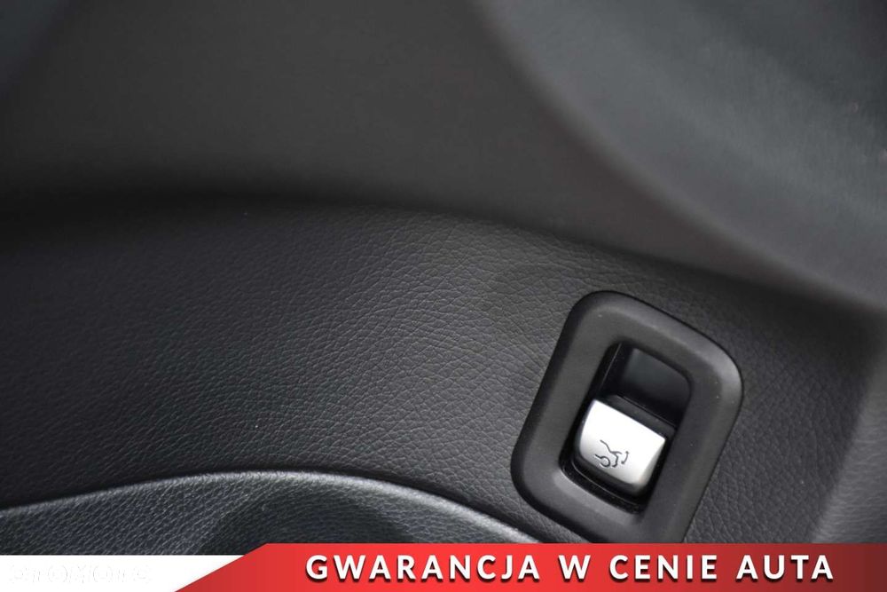 Mercedes-Benz Klasa C 200 T 4Matic 7G-TRONIC AMG Line - 24
