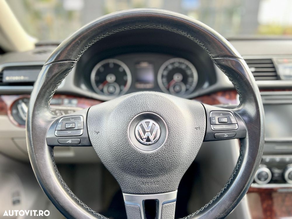 Volkswagen Passat - 13