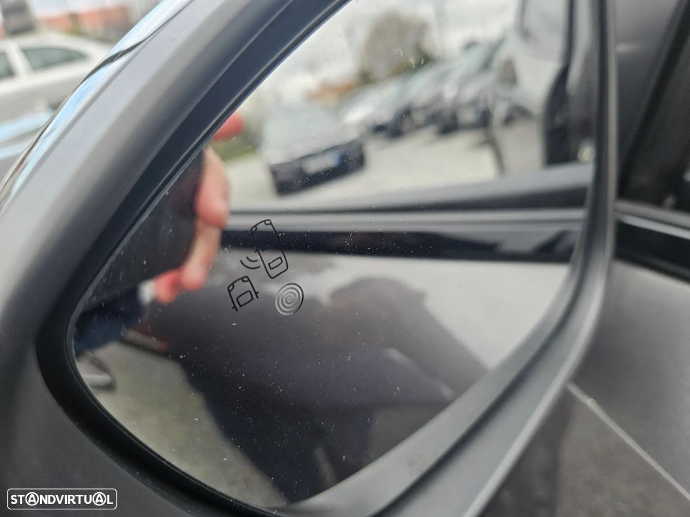 Peugeot 2008 1.2 PureTech GT EAT8 - 34