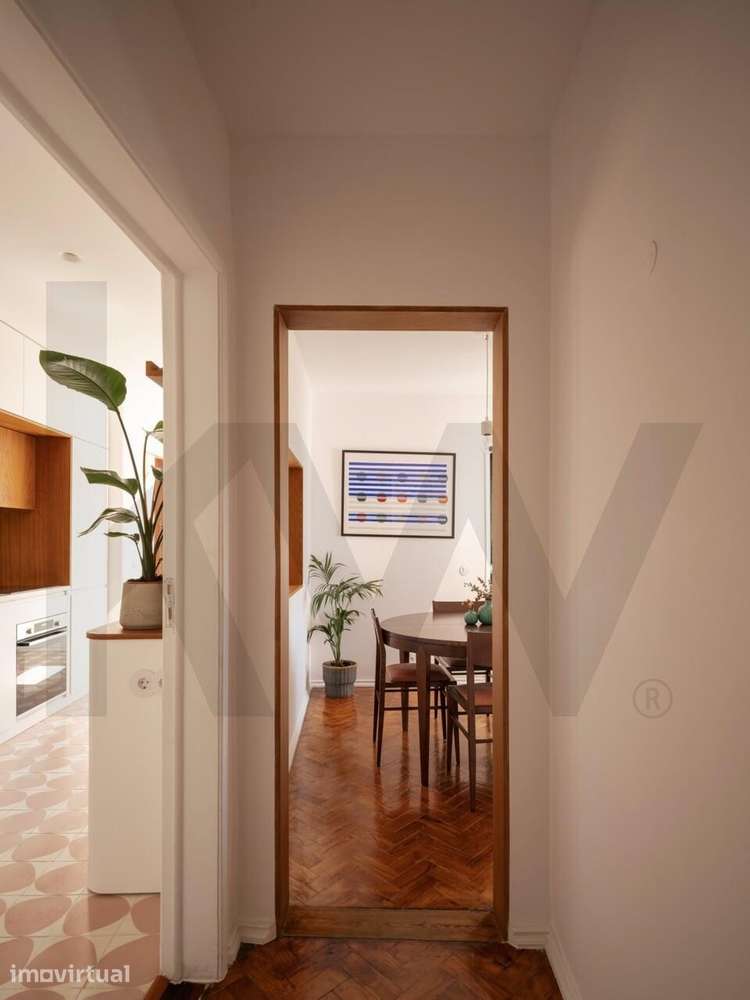 Apartamento T2 Renovado ALVALADE - Bairro de S. Miguel - Grande imagem: 4/23