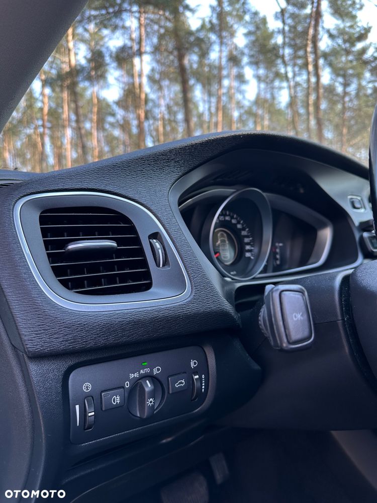 Volvo V40 D3 Kinetic - 16