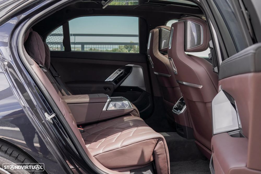 BMW 760 M760e xDrive - 39
