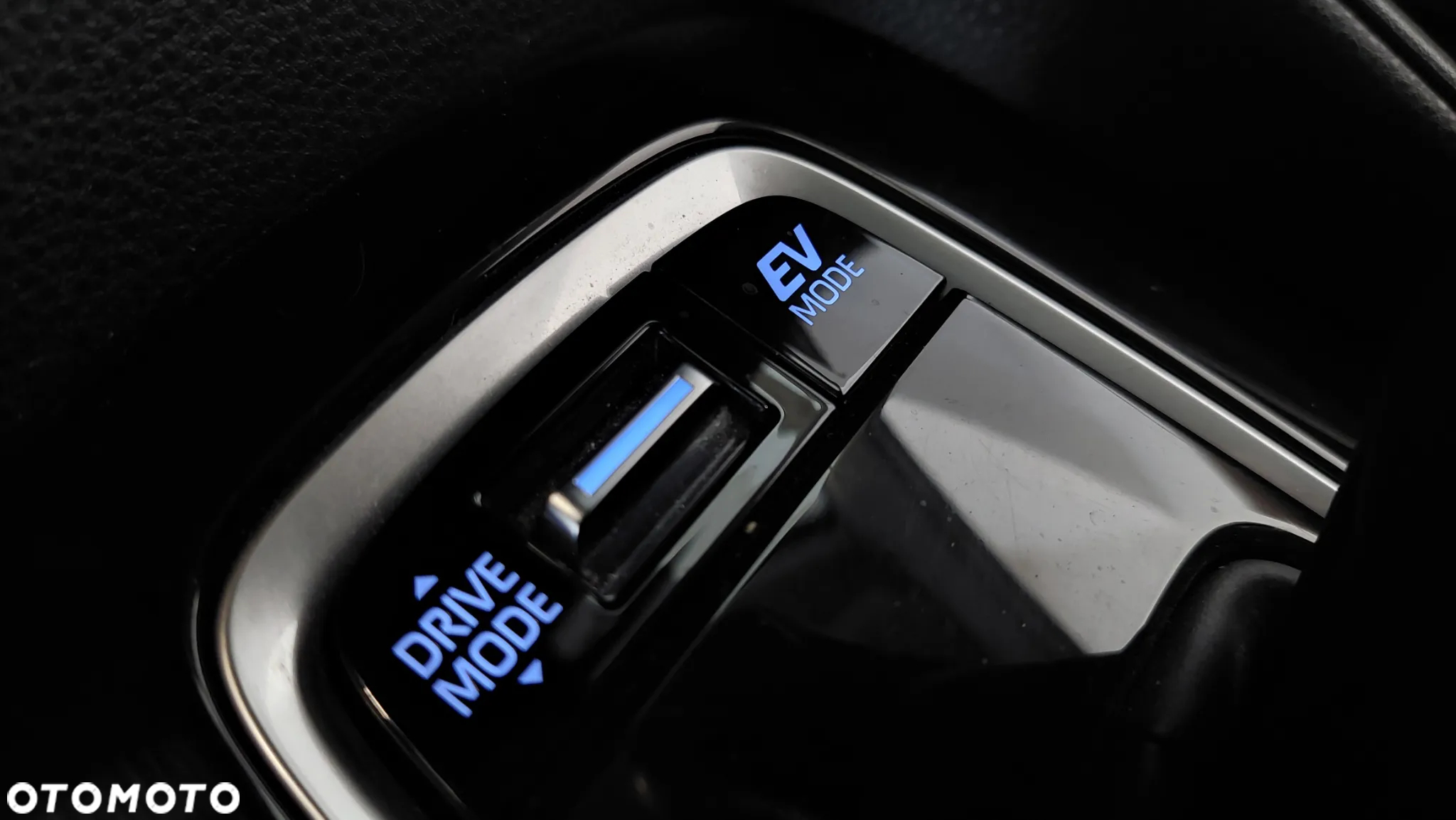 Toyota Corolla 1.8 Hybrid Comfort - 23