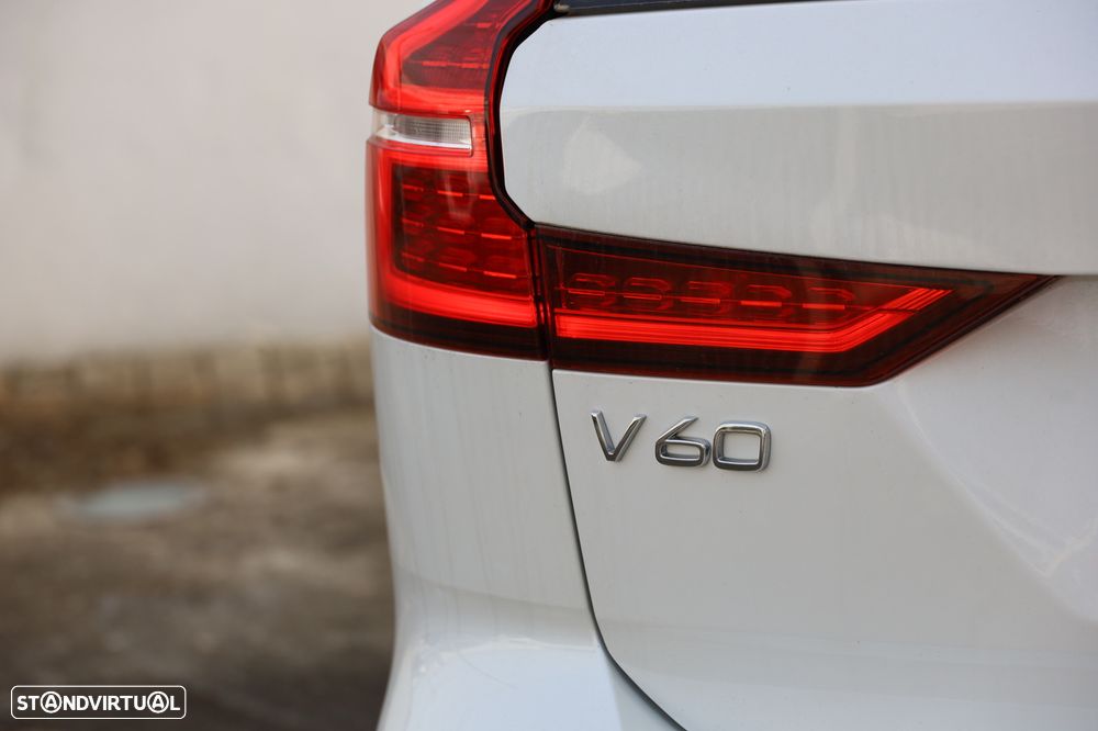 Volvo V60 2.0 T6 AWD TE Plus Dark - 24