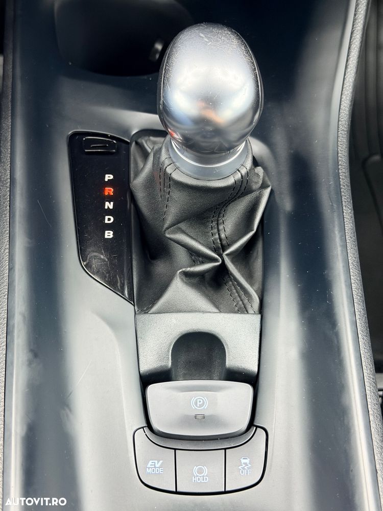 Toyota C-HR 1.8 HSD 122 CP 4x2 CVT C-enter - 24